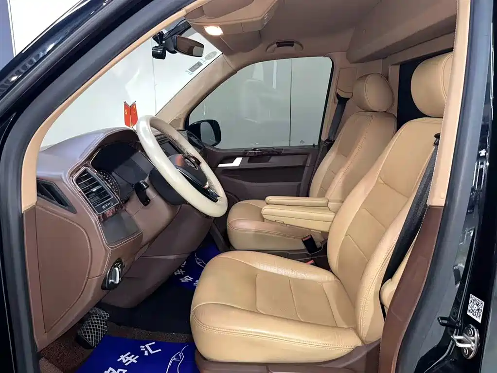 Volkswagen Caravelle 2017 2.0TSI Luxury 7 мест