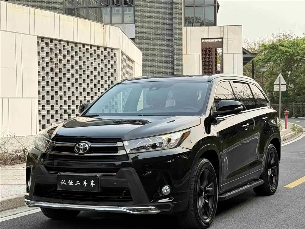 TOYOTA HIGHLANDER
