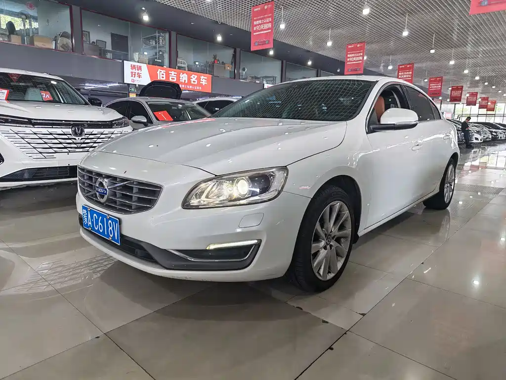 Купить Volvo S60