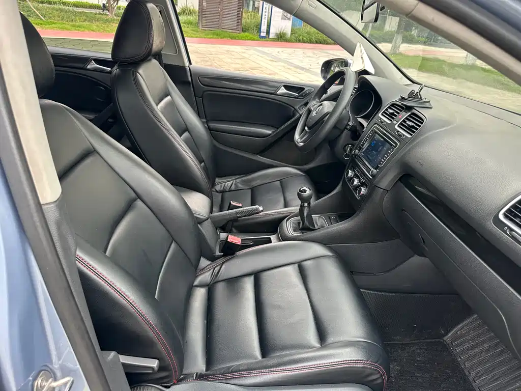 Volkswagen Golf 2010 1.4TSI MT Comfort
