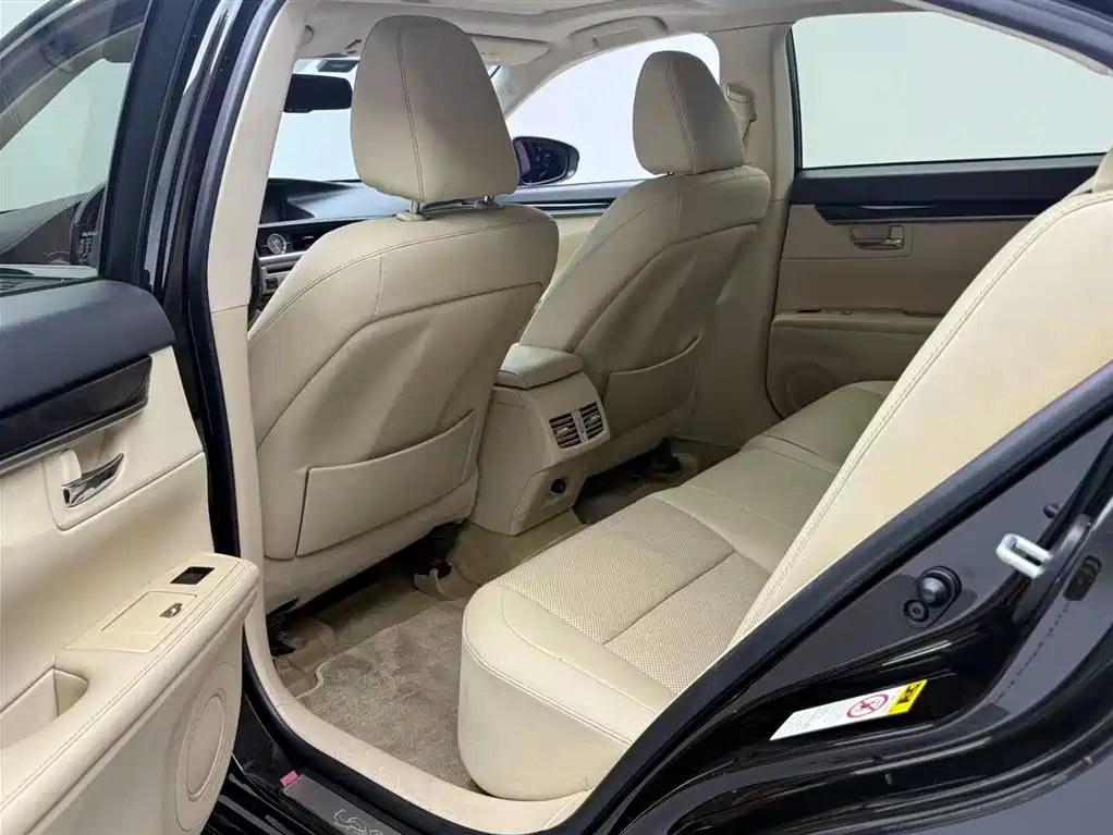 Lexus ES 2014 300h Elite