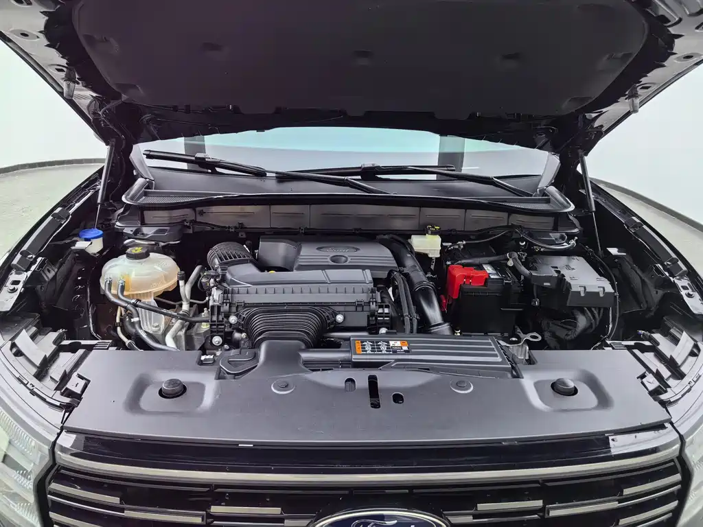 Ford Edge 2023 L 2.0T EcoBoost мест