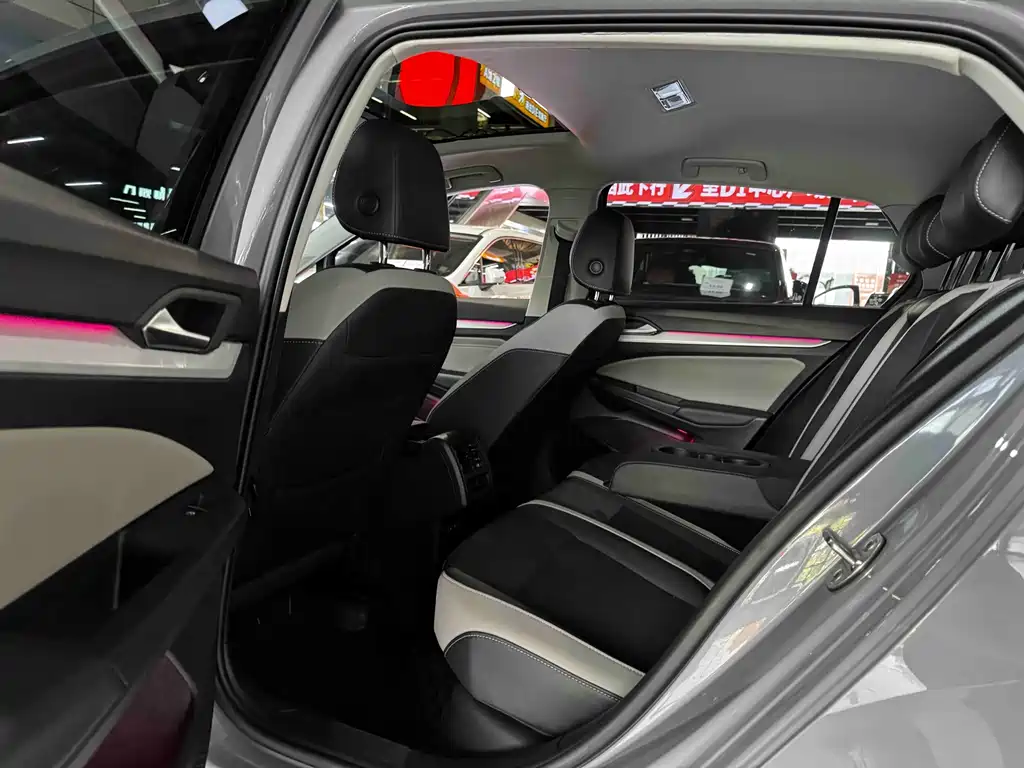 Volkswagen Golf 2023 280TSI DSG Pro