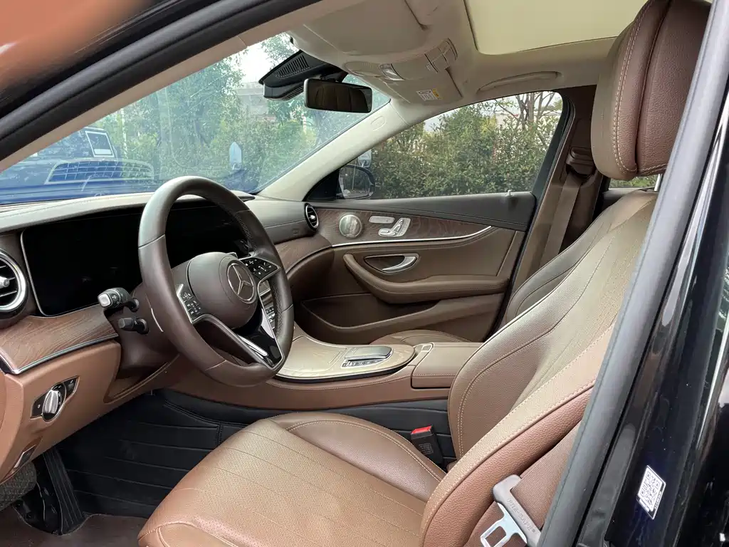 Mercedes-Benz E-Class — миниатюра 5