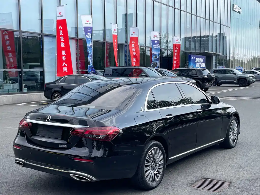 Mercedes-Benz E-Class — миниатюра 16
