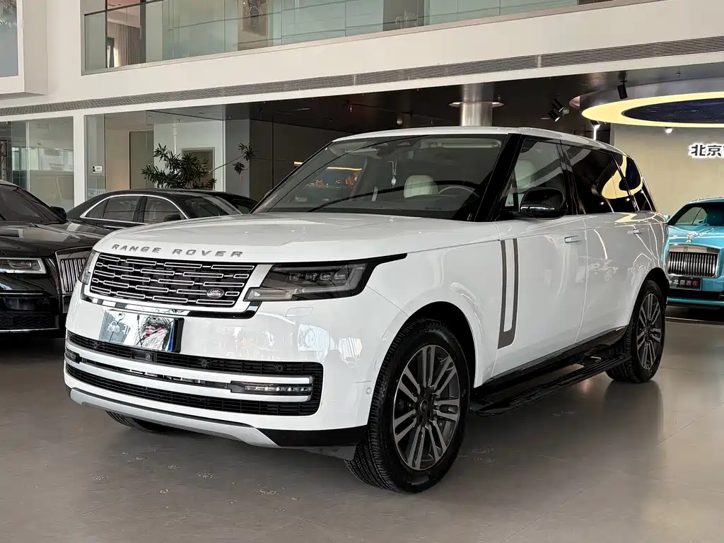 Land Rover Range Rover 2023 3.0 L6 400PS Long Wheelbase