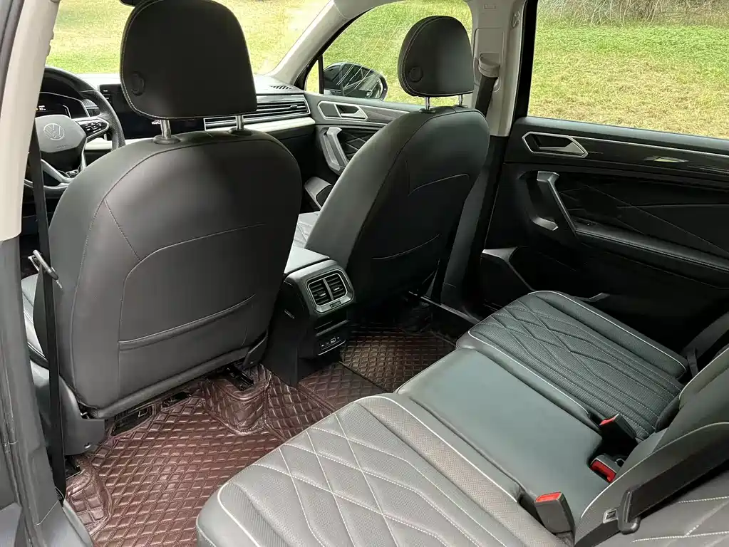 Volkswagen Tiguan L — миниатюра 7