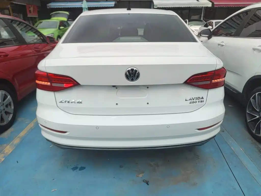 Volkswagen Lavida — миниатюра 6