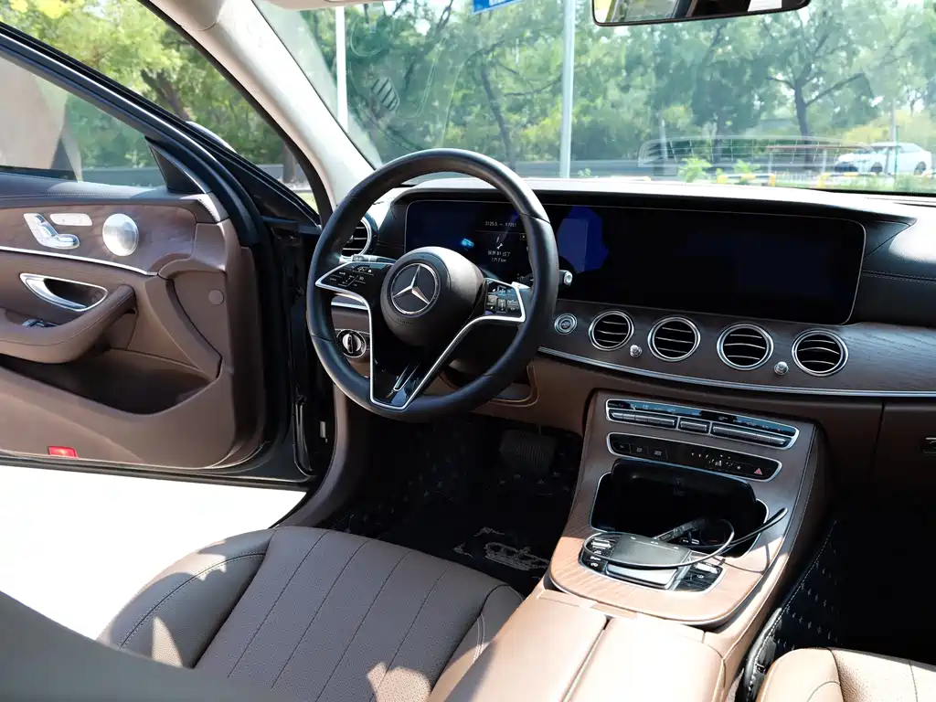 Mercedes-Benz E-Class — миниатюра 9