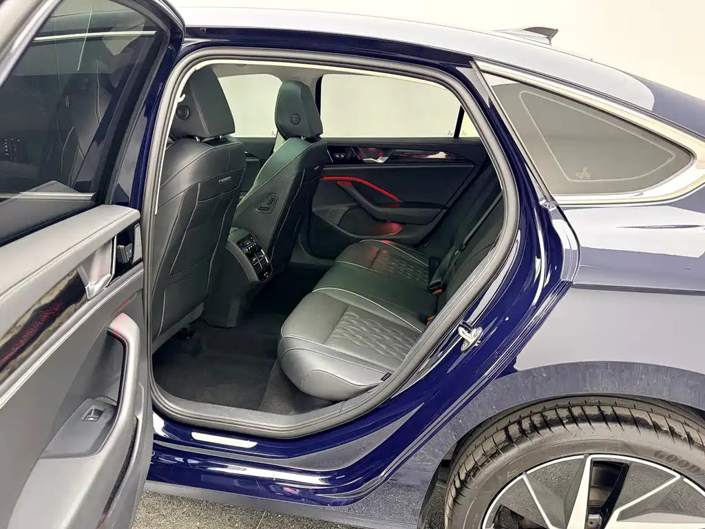 Volkswagen Magotan — миниатюра 6
