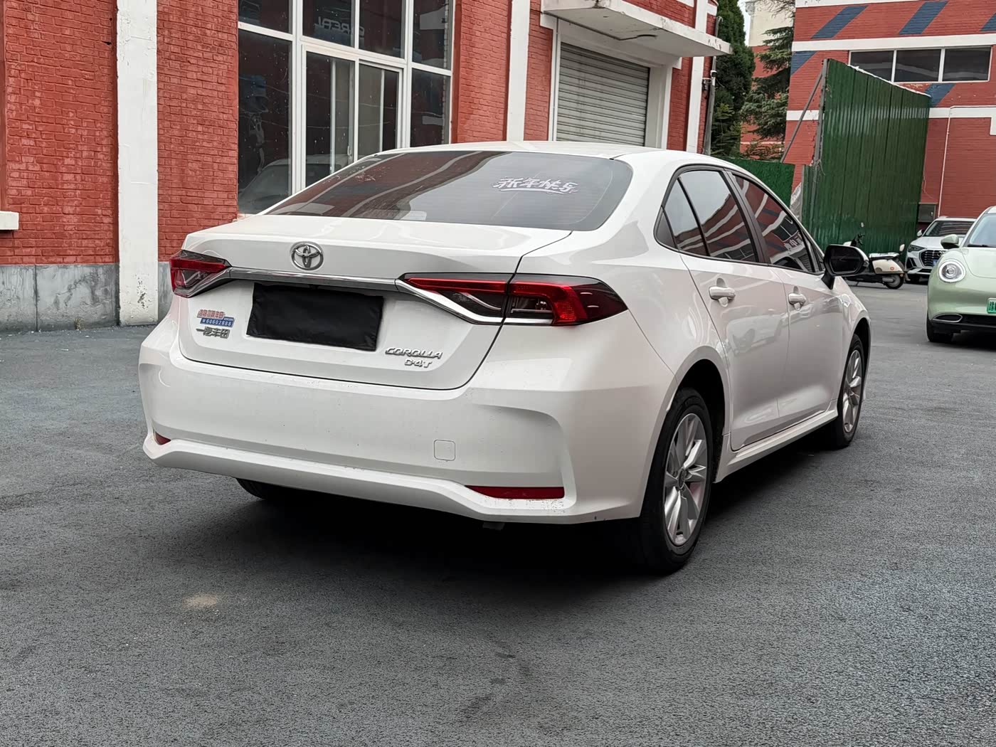 Toyota Corolla 1.2 л 2024 г. Белый, пробег 15000 км