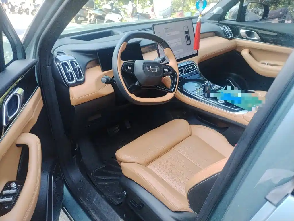 Geely Boyue L — миниатюра 12