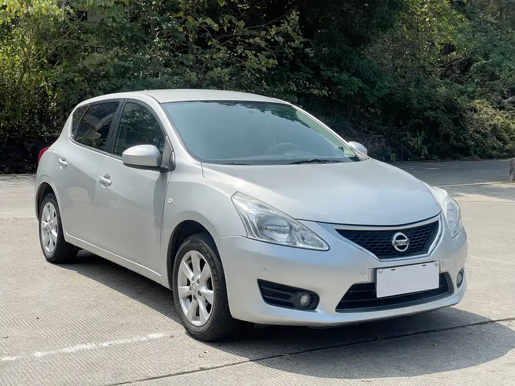 Nissan Tiida 2011 1.6L CVT Comfort