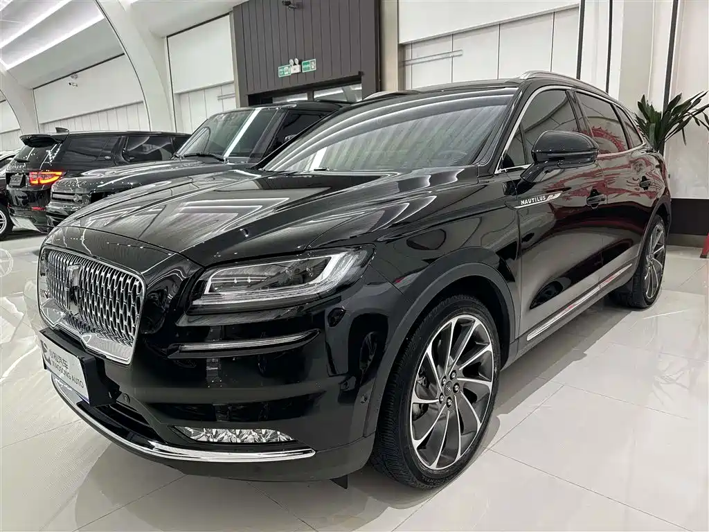 Lincoln Nautilus 2021