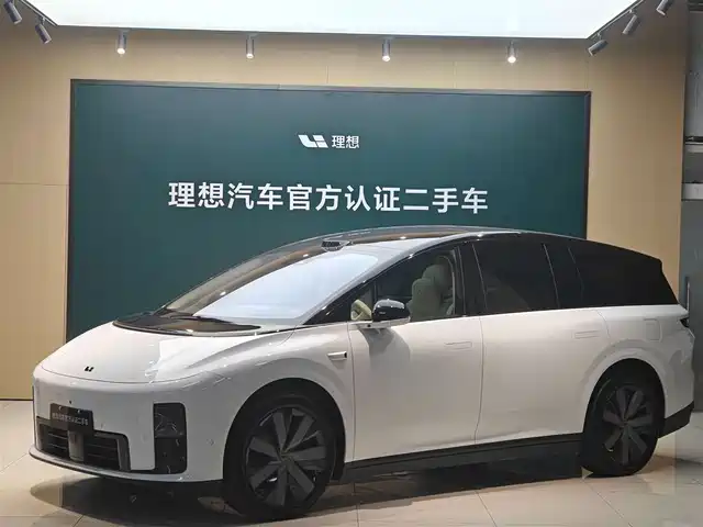2025 Li Xiang i8