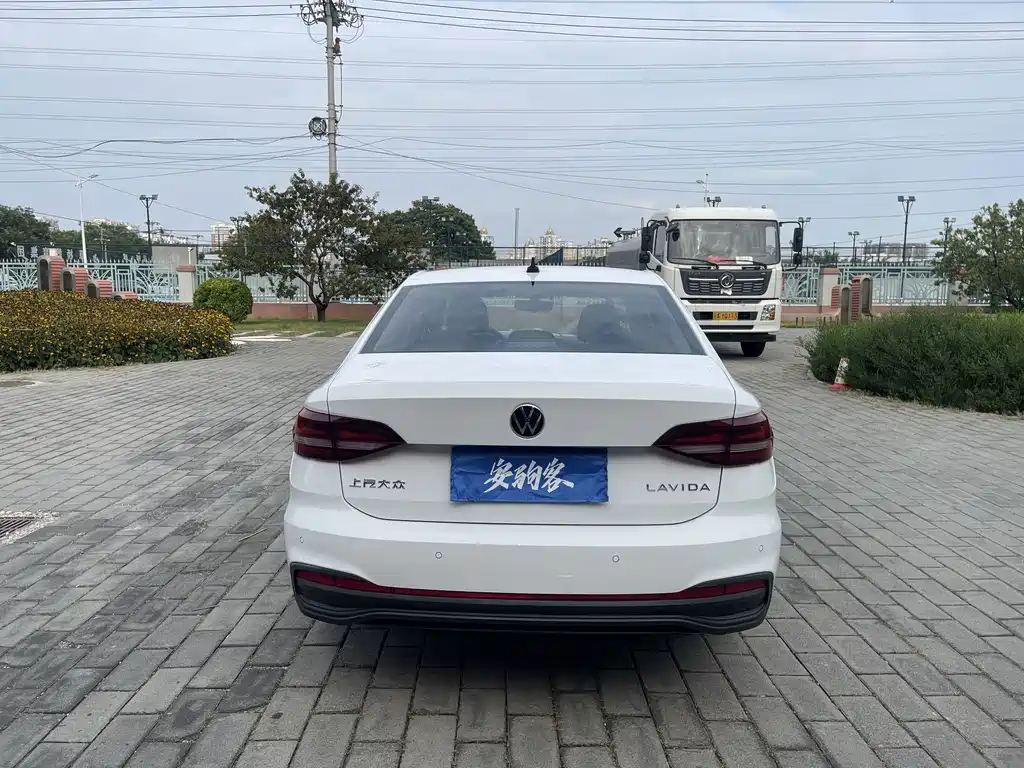 Volkswagen Lavida — миниатюра 7