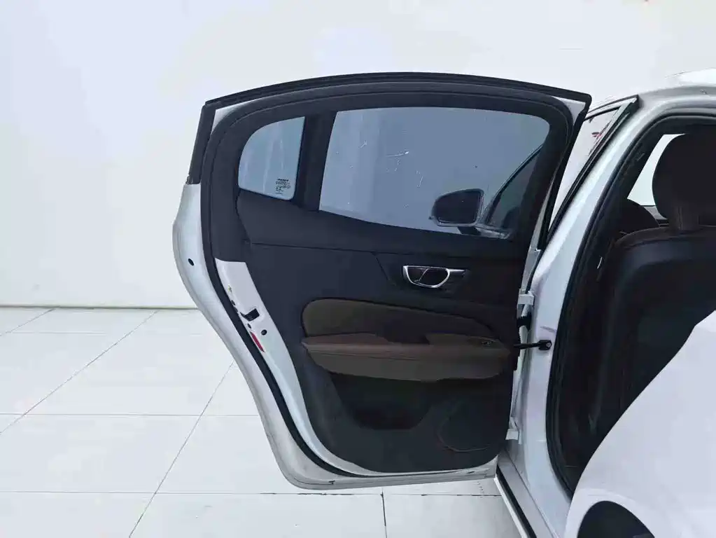 Volvo S60 — миниатюра 24