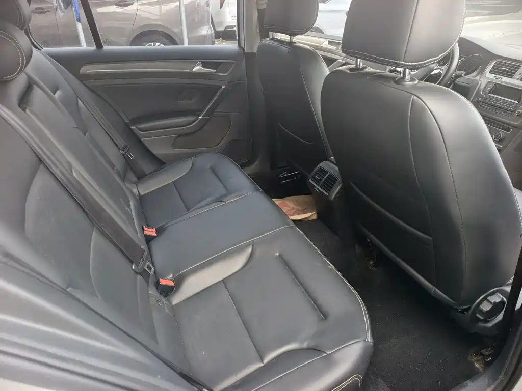 Volkswagen Golf — миниатюра 8