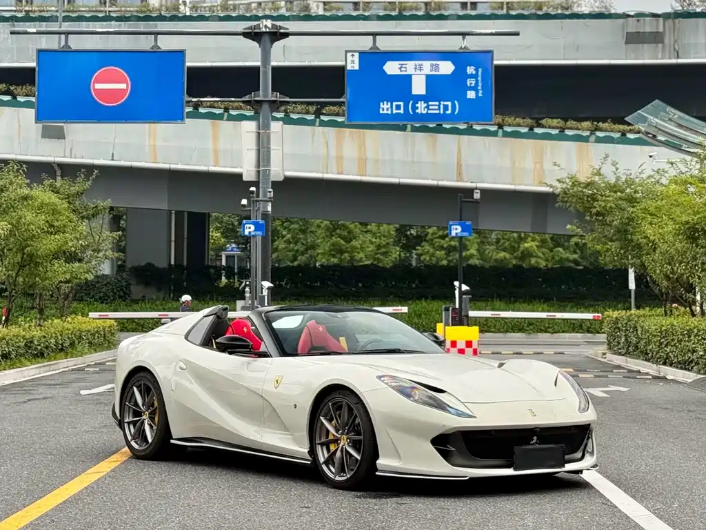 Ferrari 812 — миниатюра 2