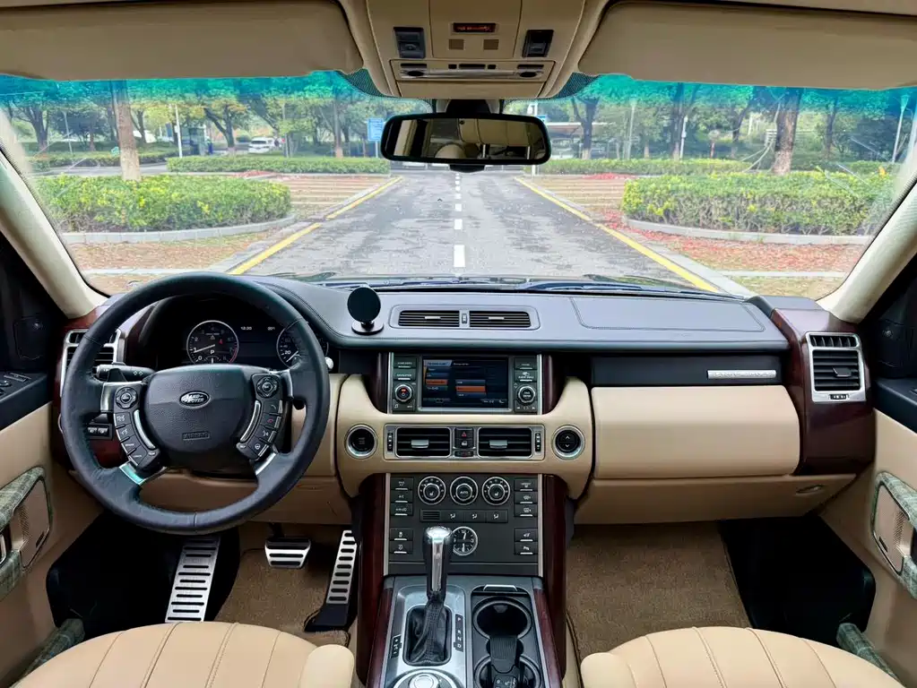 Land Rover Range Rover — миниатюра 4