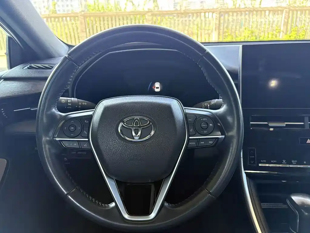 Toyota Avalon — миниатюра 12