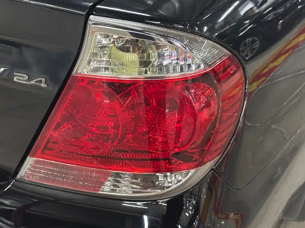 Toyota Camry — миниатюра 5