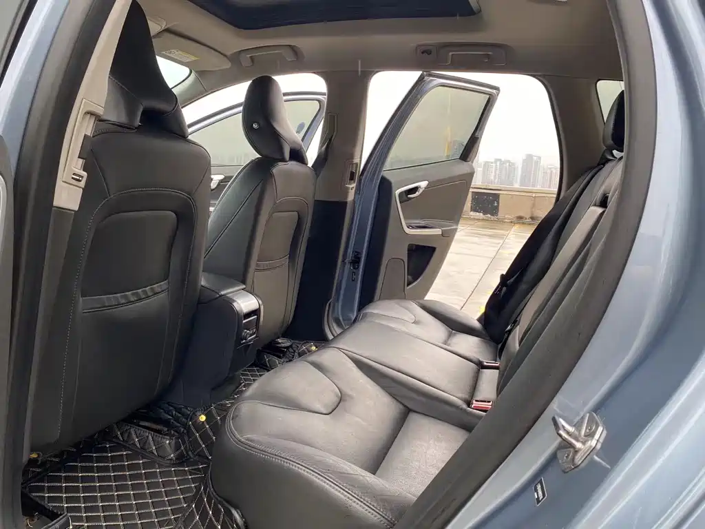 Volvo XC60 — миниатюра 10