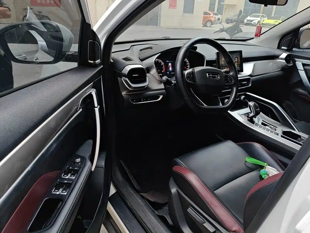 Geely Binyue — миниатюра 14