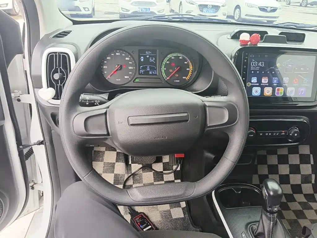 Roewe Clever — миниатюра 11