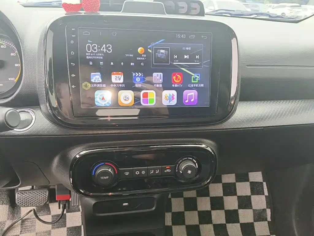 Roewe Clever — миниатюра 13