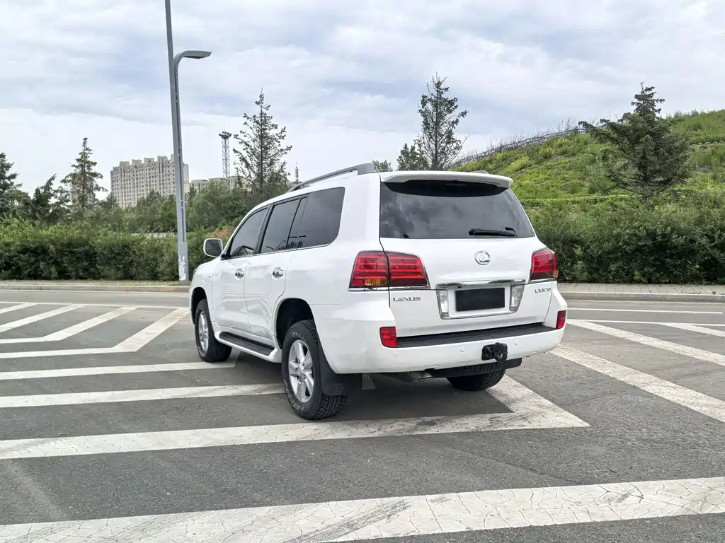 Lexus LX 2009 570