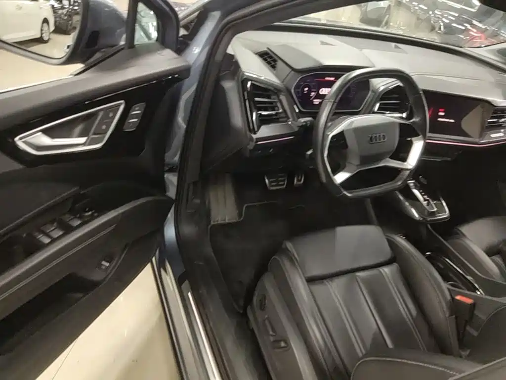 Audi Q4 e-tron — миниатюра 16
