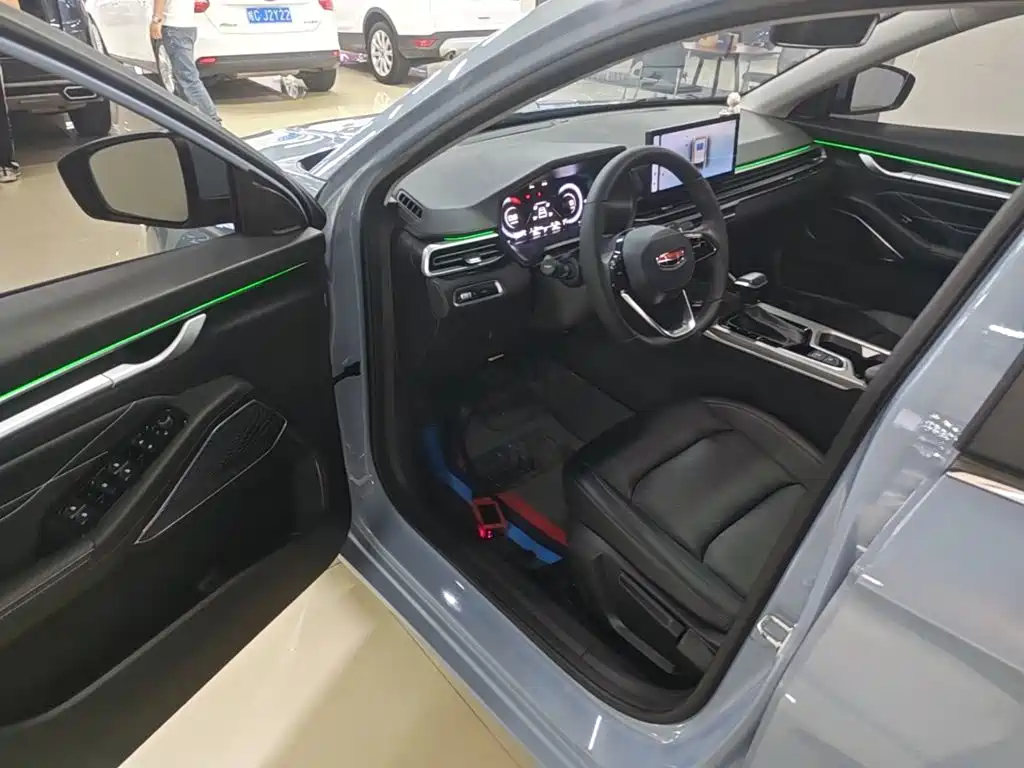 Geely Emgrand — миниатюра 16