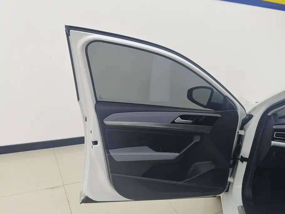 Volkswagen Lavida — миниатюра 6