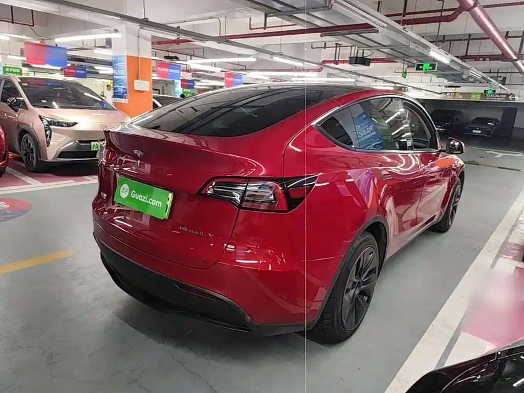 Tesla Model Y — миниатюра 7