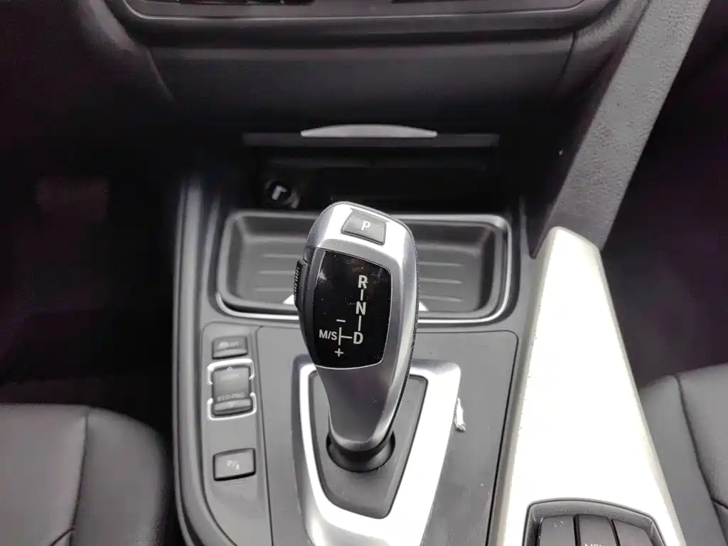 BMW 3 Series — миниатюра 13