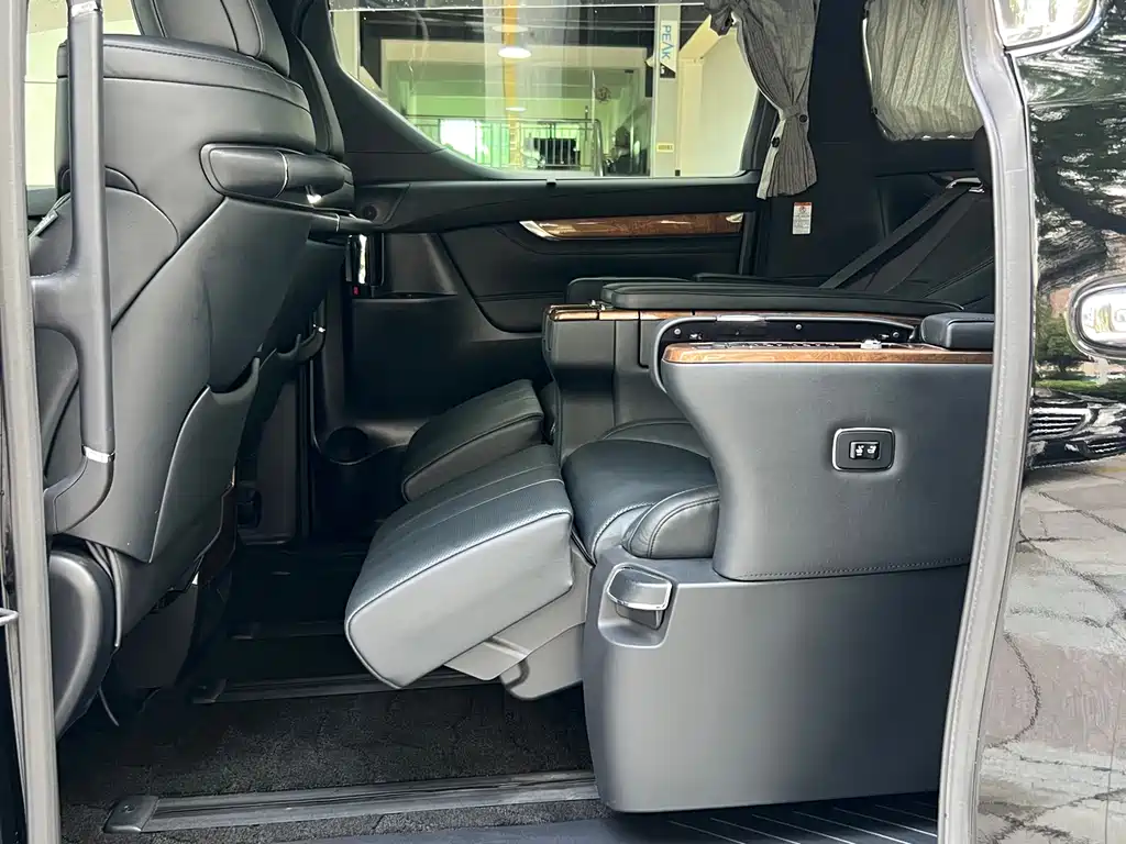 Toyota Alphard — фотографии объявления, Фото 14