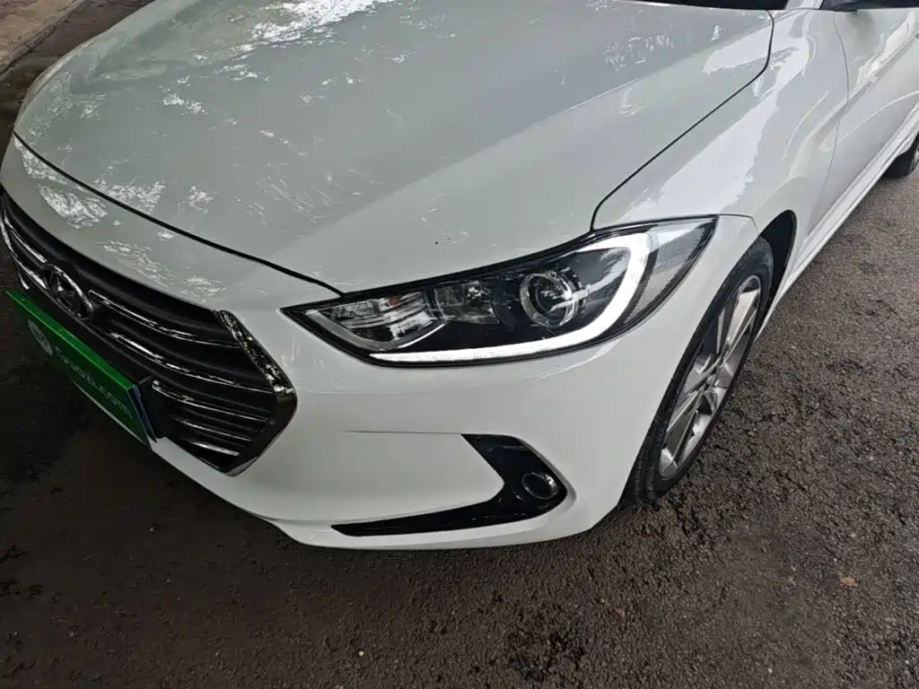 Hyundai Elantra — миниатюра 24
