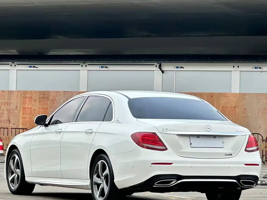 Mercedes-Benz E-Class — миниатюра 15
