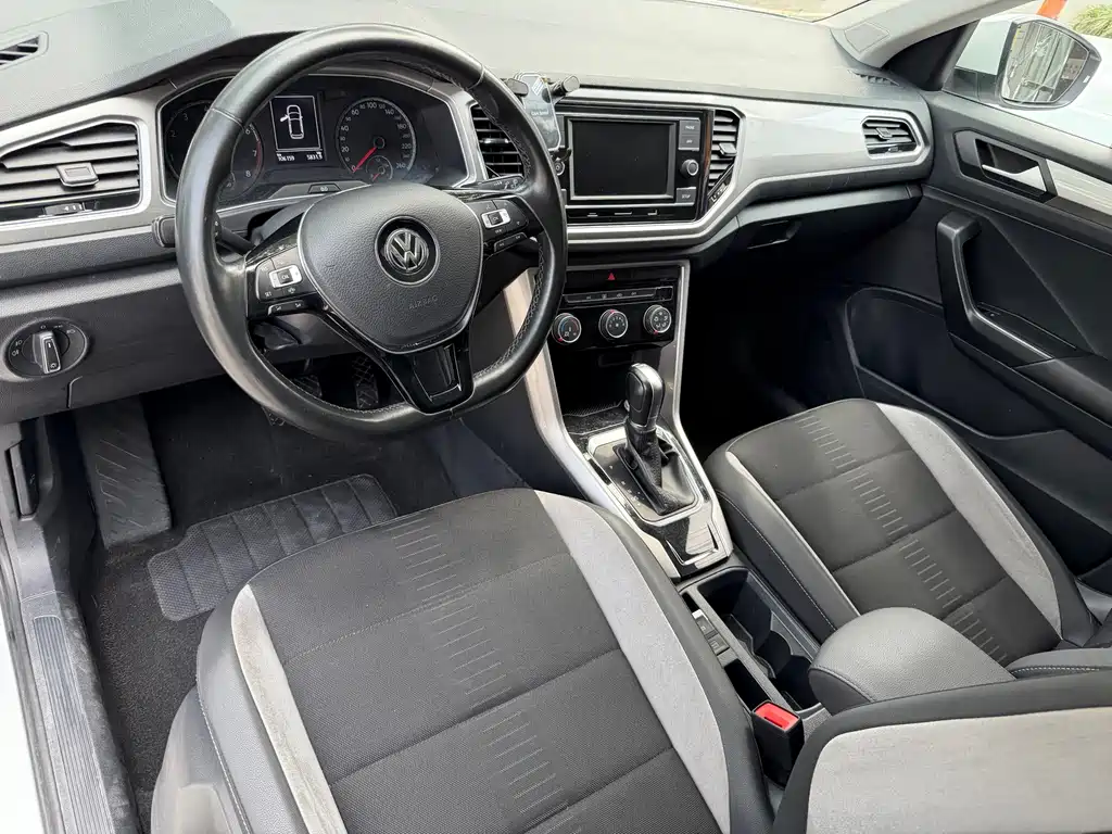 Volkswagen T-Roc — миниатюра 11