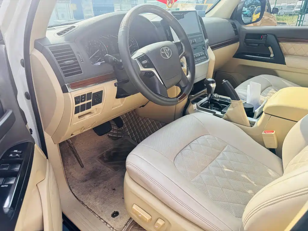 Toyota Land Cruiser — миниатюра 7
