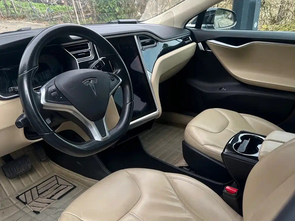 Tesla Model S — миниатюра 6