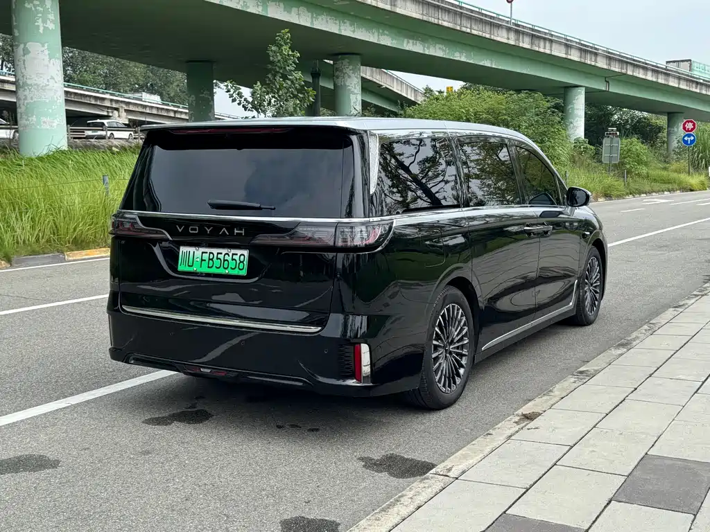 VOYAH Dreamer — миниатюра 8