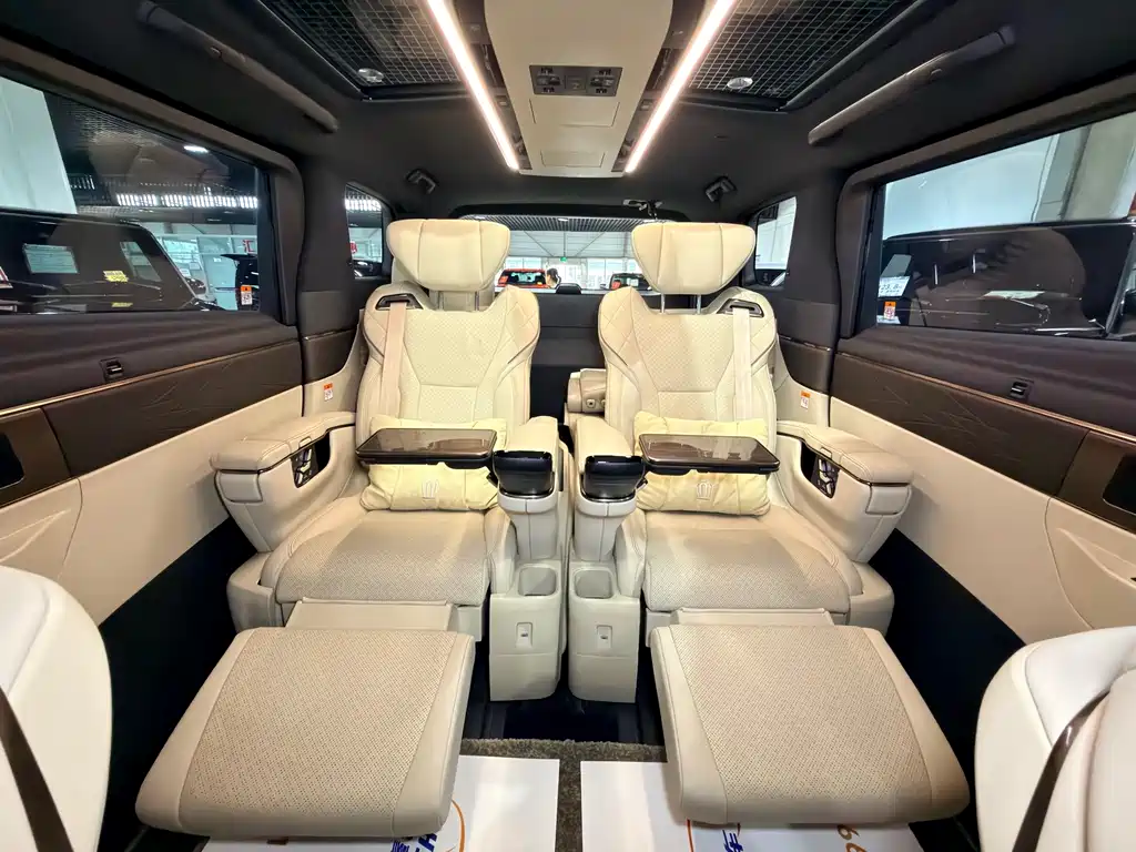 Toyota Vellfire — миниатюра 12