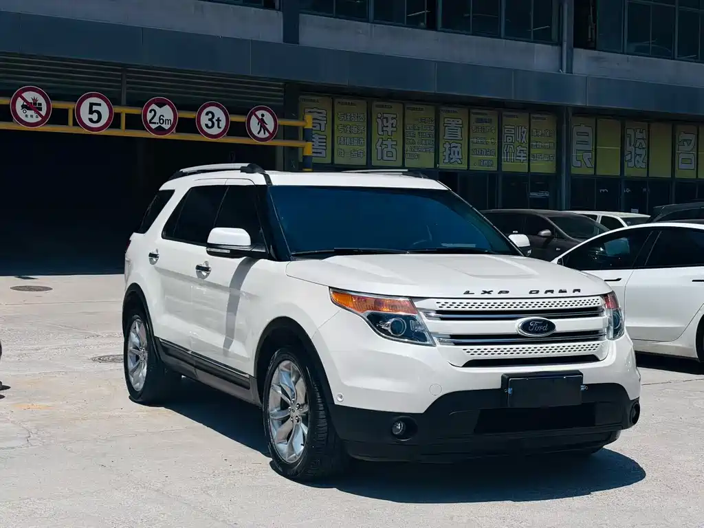 Купить Ford Explorer (Import)