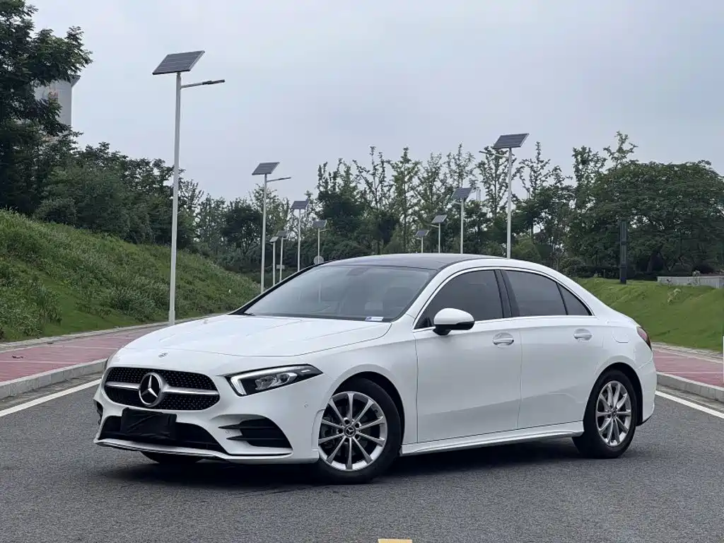 奔驰A级 2021款 A 200 L 运动轿车时尚型 2021
