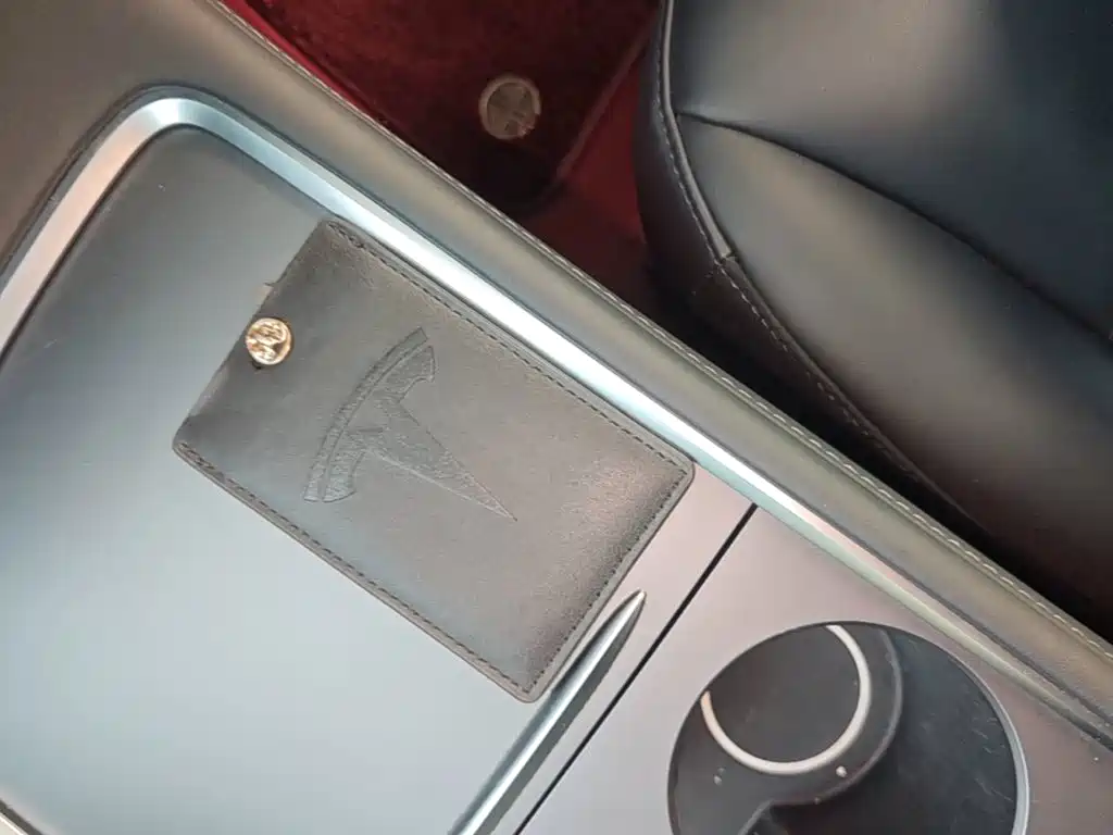 Tesla Model 3 — миниатюра 9