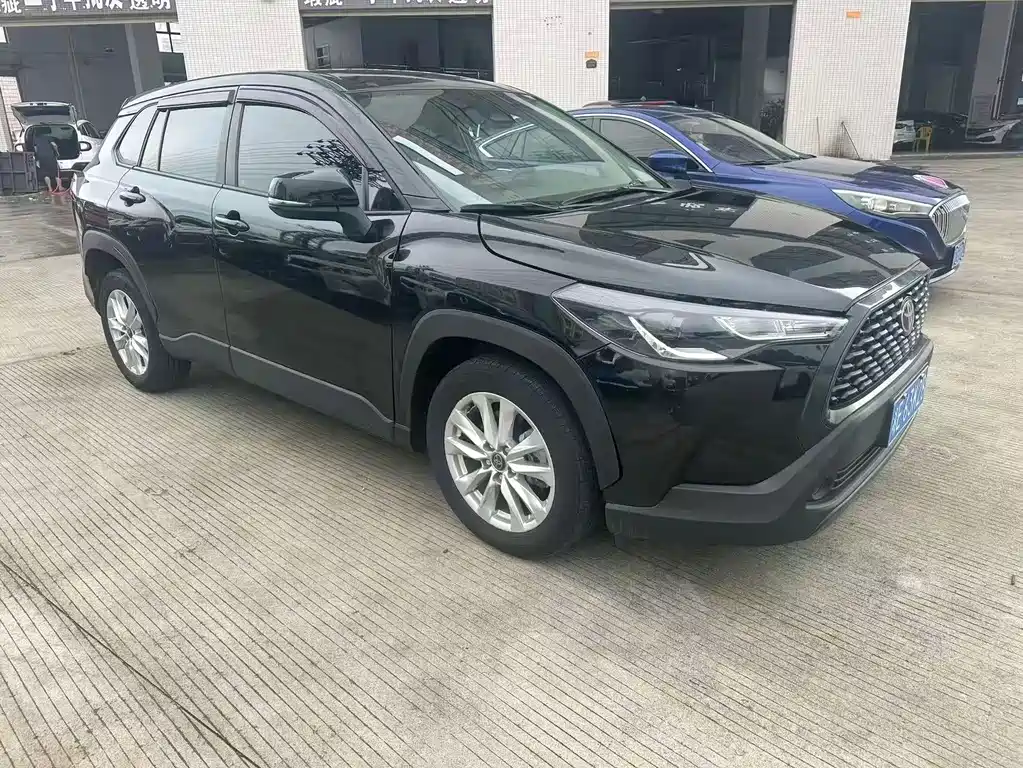Toyota Corolla Cross - фото 3