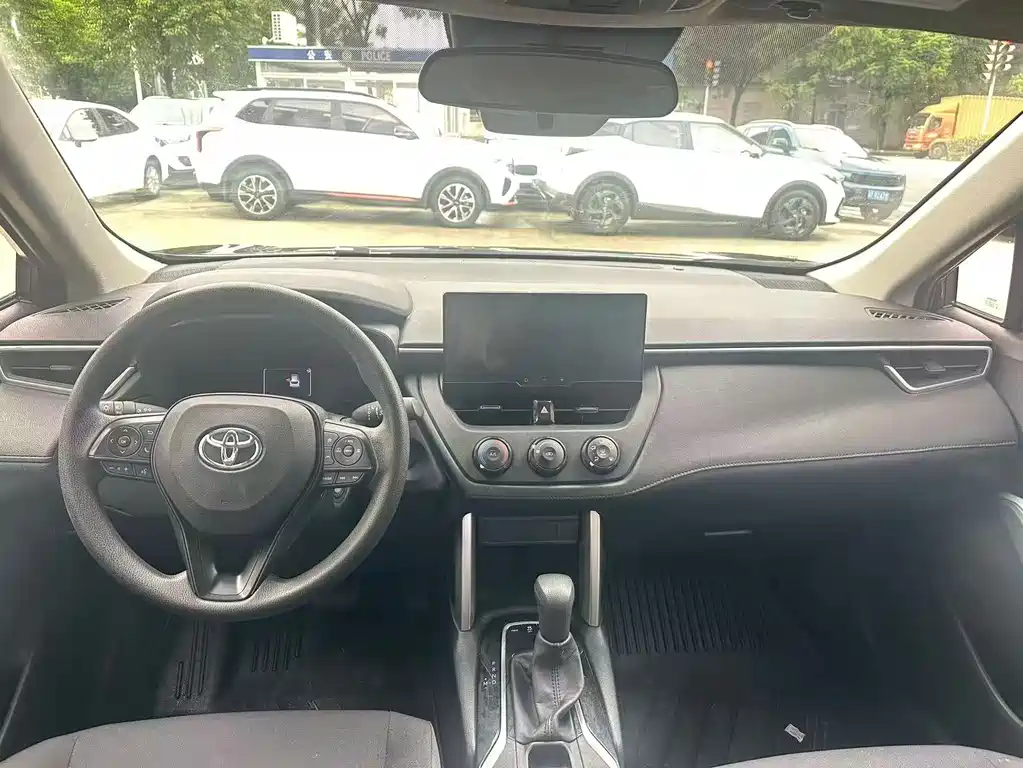 Toyota Corolla Cross - фото 9