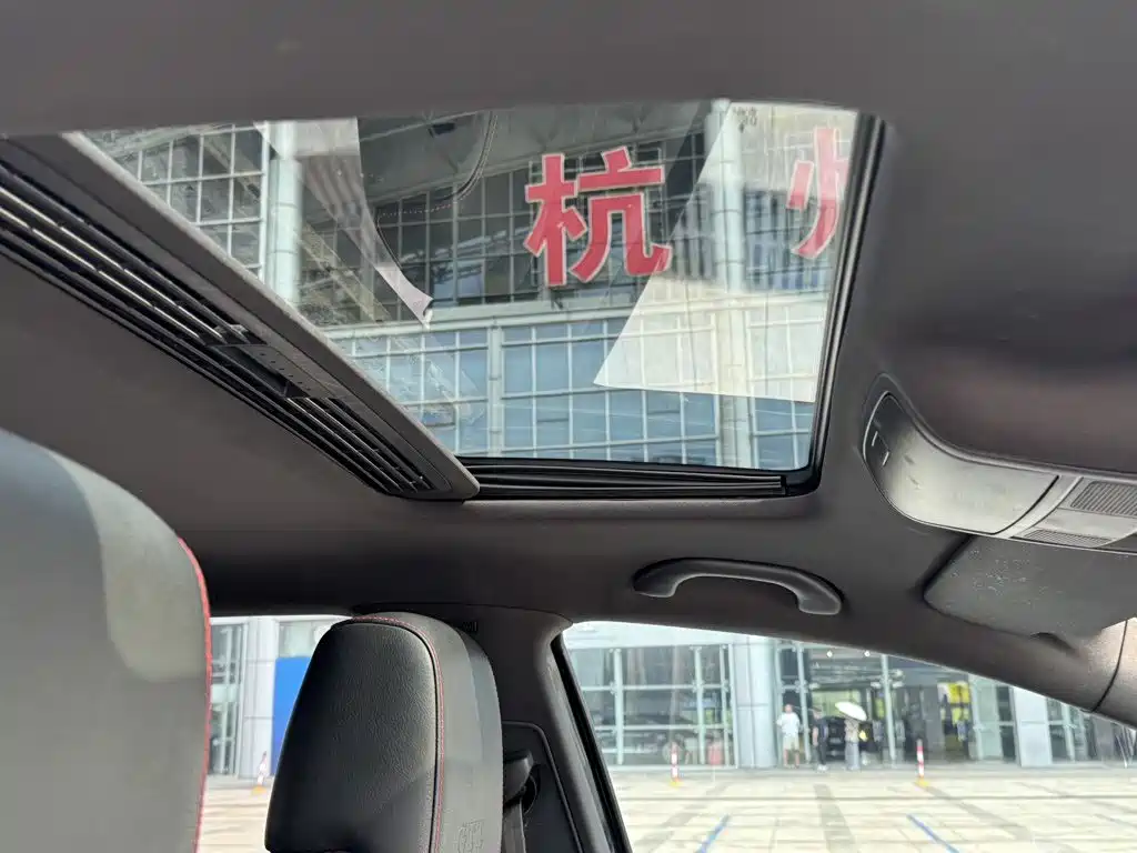 Volkswagen Golf GTI — миниатюра 9